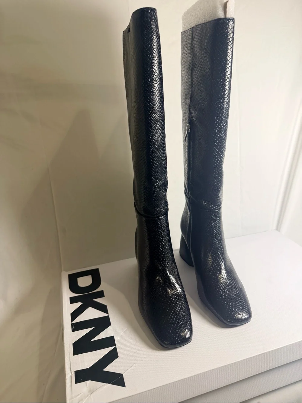 DKNY women’s Cana block heel knee high boots wide calf size 9.5